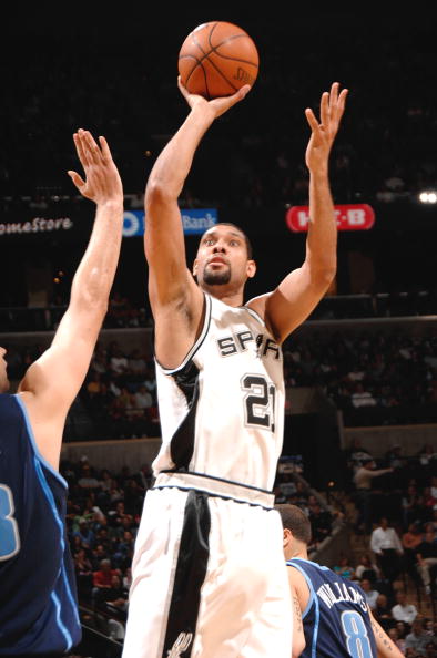 英超-利物浦2-0客胜十人西汉姆，加克波传射建功，萨拉赫未登场（英超：利物浦客场2-0击败十人西汉姆，加克波传射立功，萨拉赫未出场）