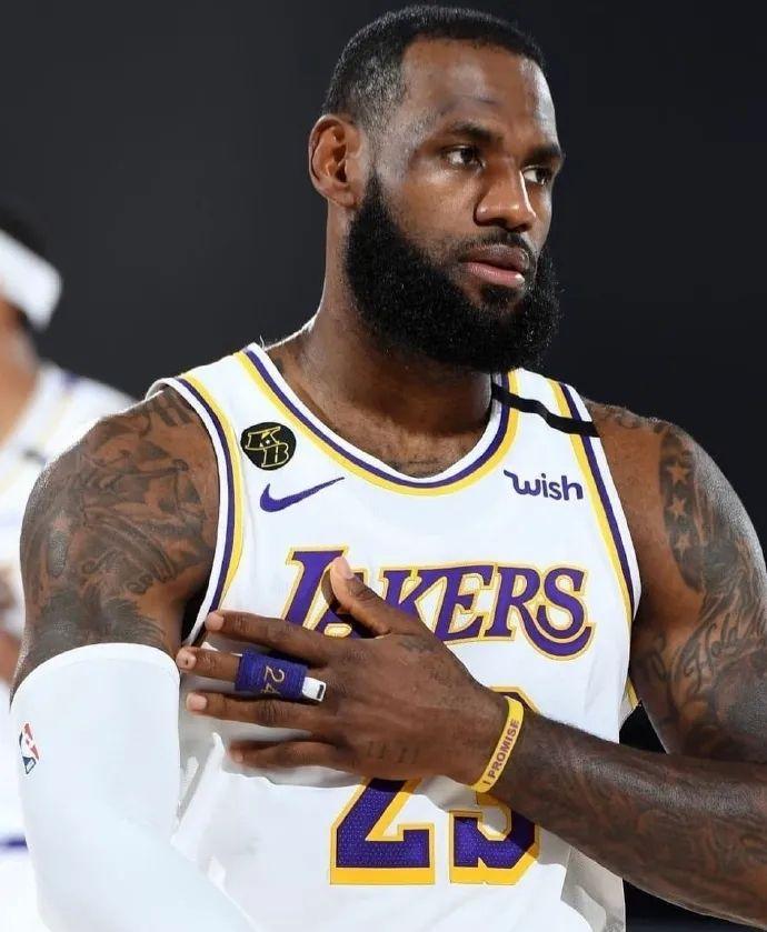 科瓦奇：阿德耶米今天的表现并不好，球员必须学会反省、认错（科瓦奇：阿德耶米今战发挥欠佳，球员须学会自省并承认错误）