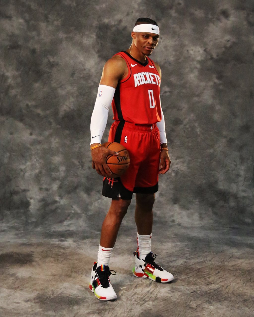 本赛季教练薪资排名：科尔、斯波、泰伦·卢前三，雷迪克第十（本季教练薪酬榜：科尔、斯波、泰伦·卢位居前三，雷迪克第10）