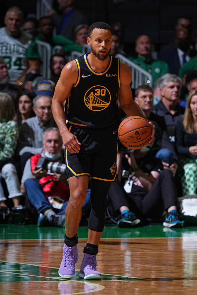 国王杯战报：姆巴佩梅开二度+造乌龙，皇马3-2塔拉维亚（国王杯速递：姆巴佩双响+造乌龙，皇马3-2险胜塔拉维亚）